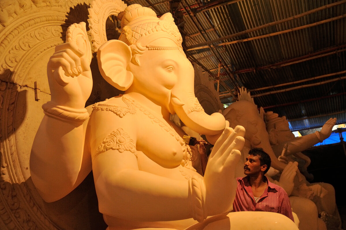 Behind-the-Scenes-The-Making-of-a-Ganesh-Idol-in-Mumbai