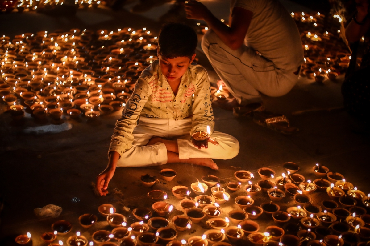 Diwali-2025-Calendar-Five-Sacred-Days-of-Light-and-Celebration Diwali-2025-Calendar-Five-Sacred-Days-of-Light-and-Celebration