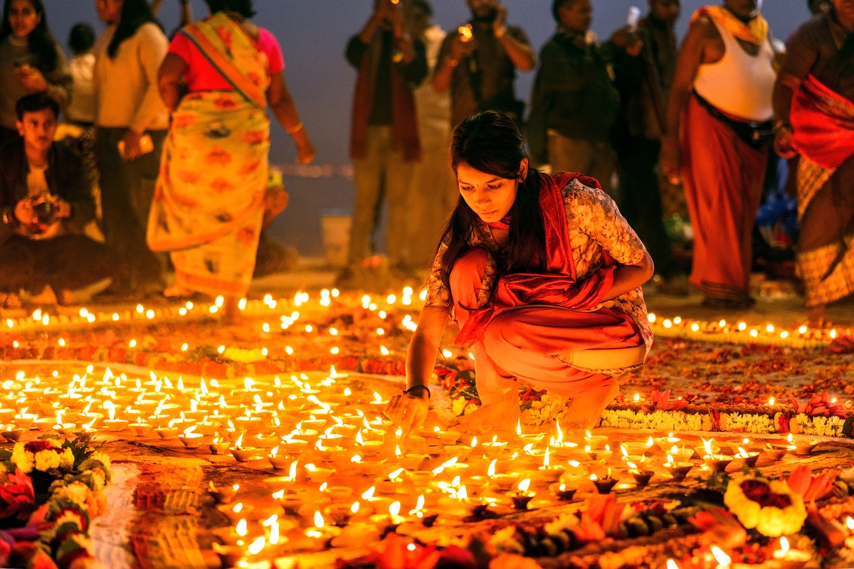 How-is-Dev-Deepawali-Celebrated-in-Varanasi-Rituals-and-Traditions