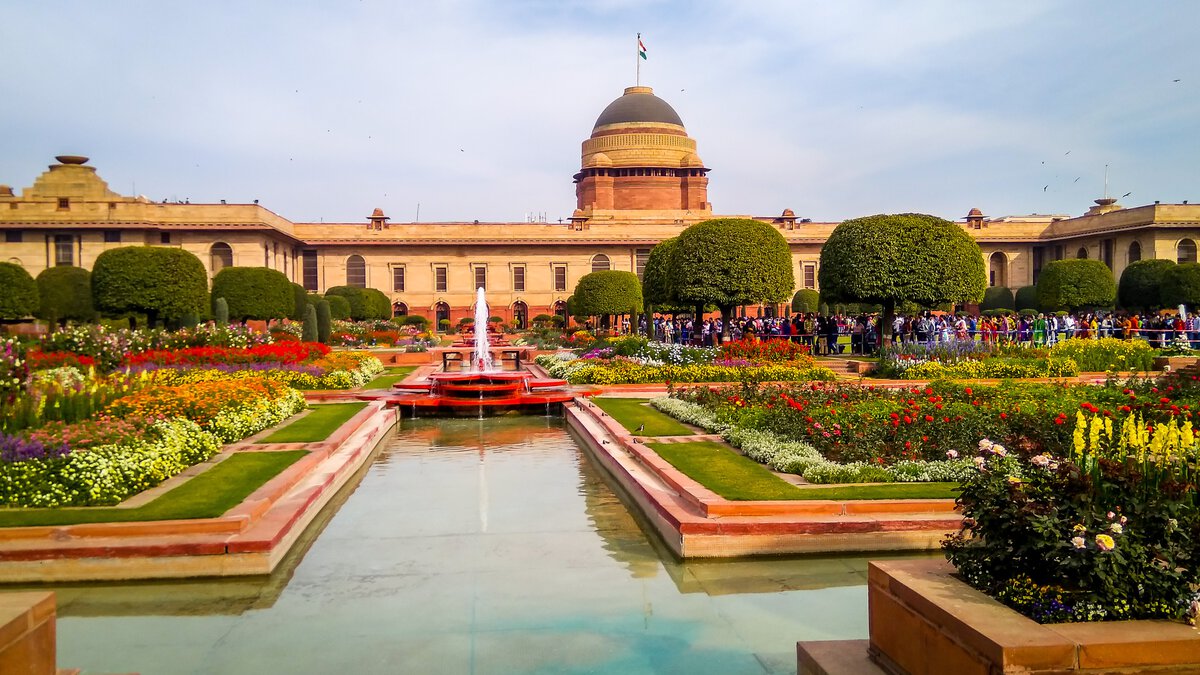 Mughal Garden at Rashtrapati Bhavan, Delhi