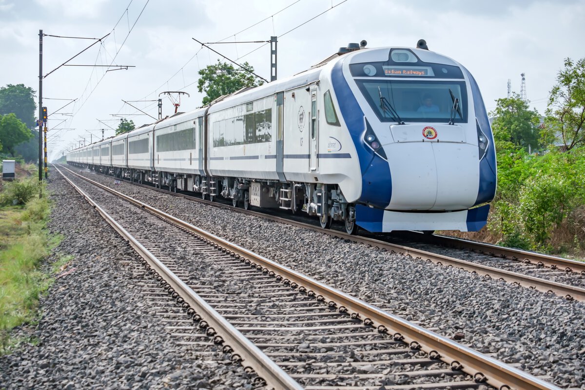 Mumbai-to-Lonavla-By-Train