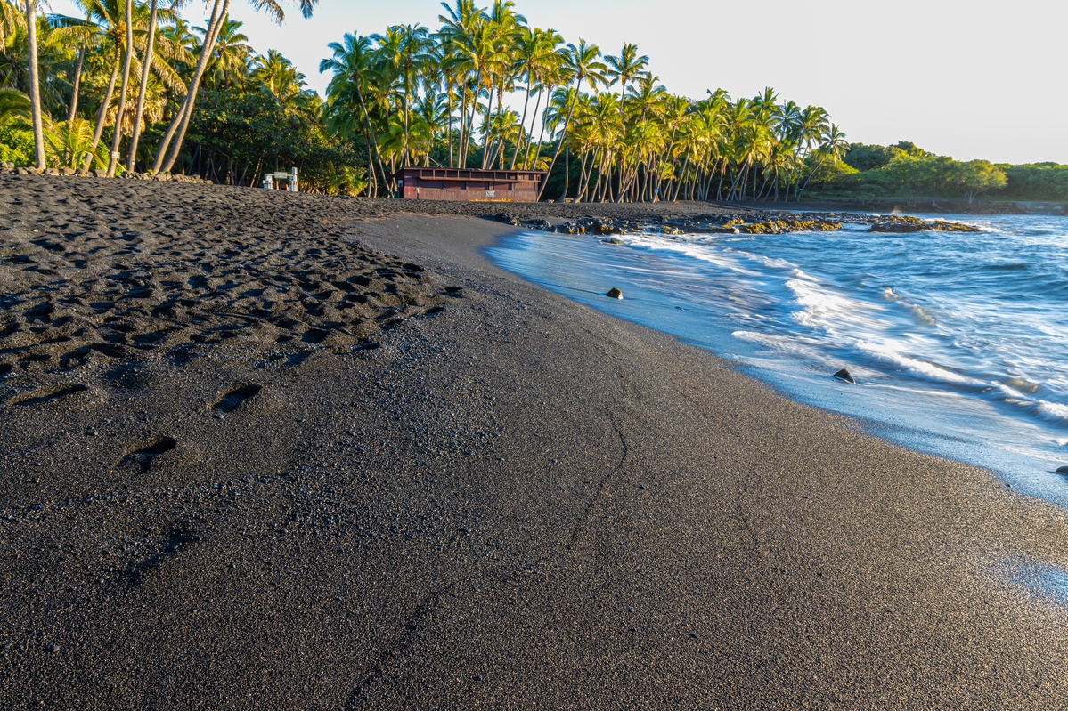 Why-Are-Black-Sand-Beaches-So-Fascinating