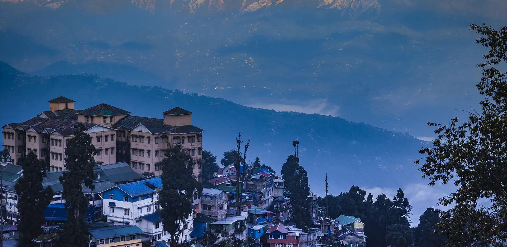 Best Time to visit Darjeeling