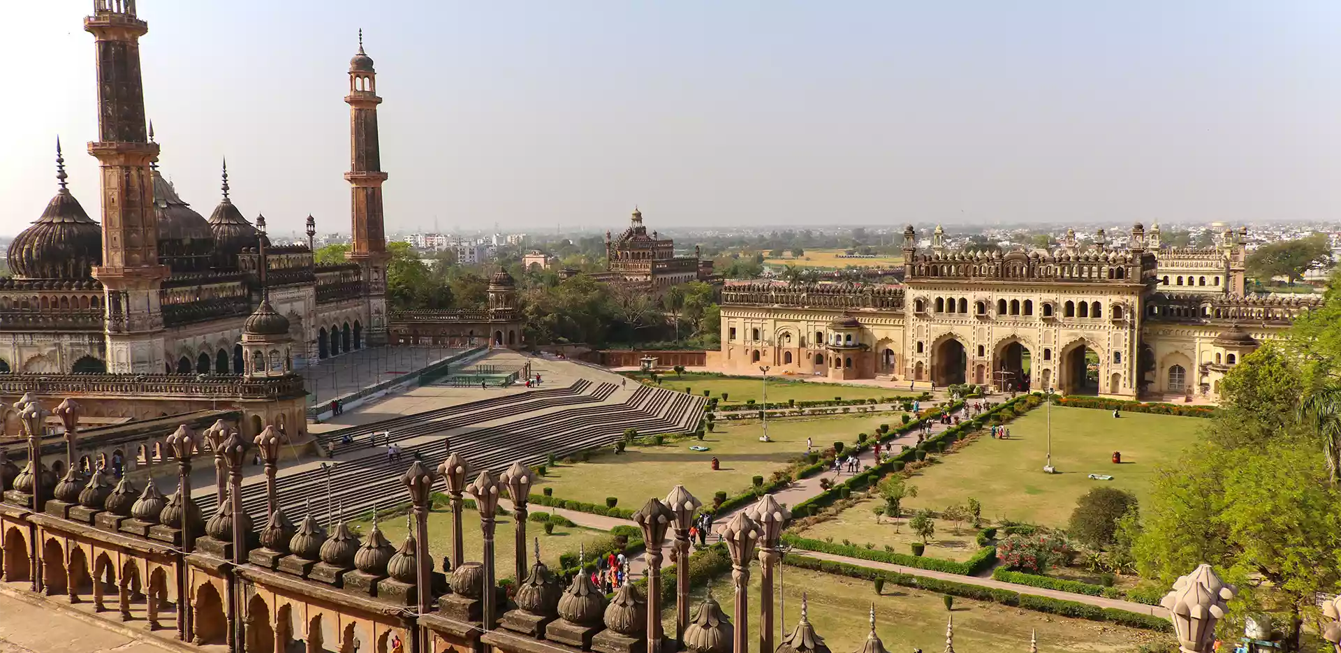 historical monuments in Lucknow