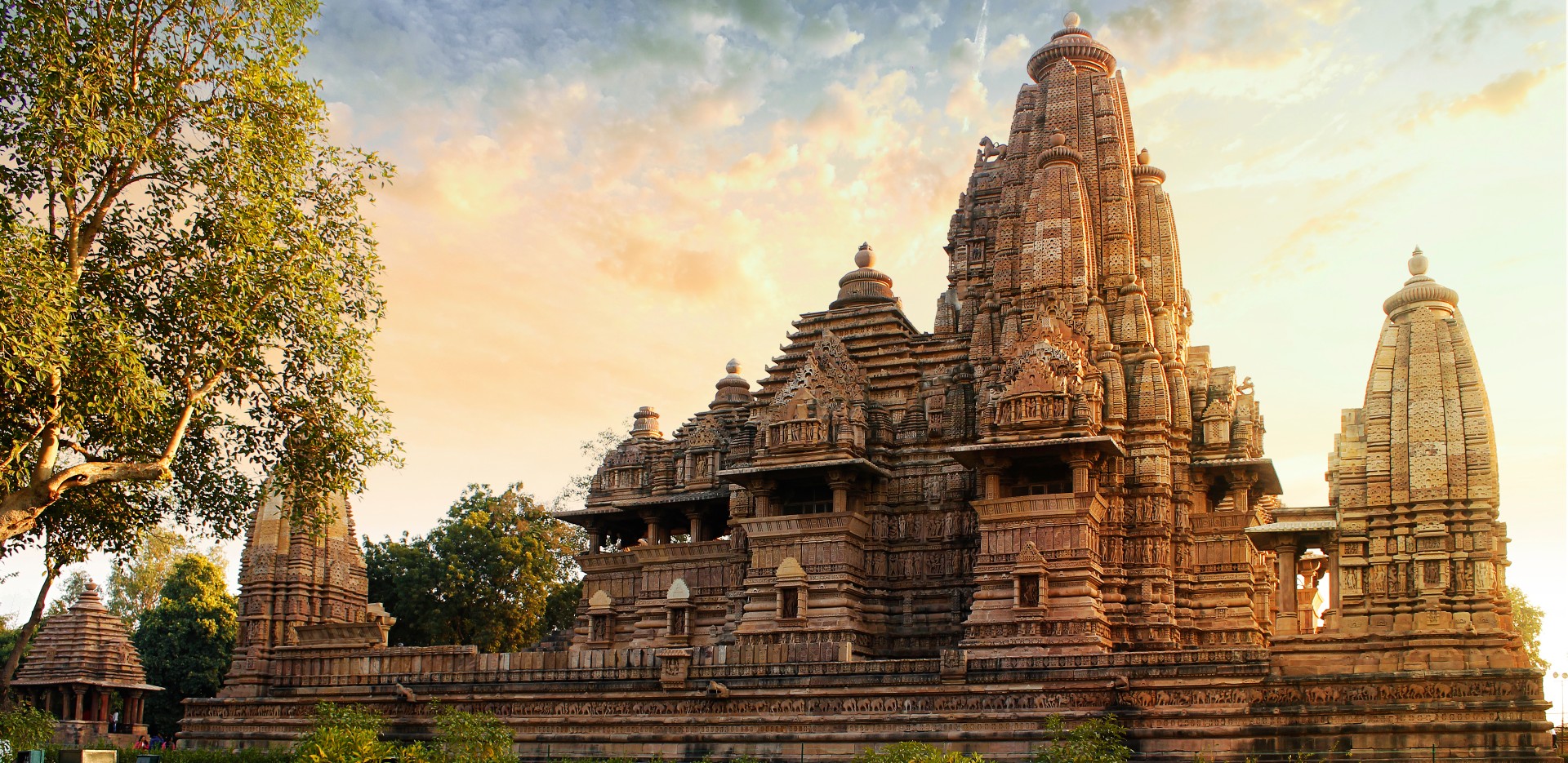 Temples of Khajuraho | Architecture and History in Khajuraho