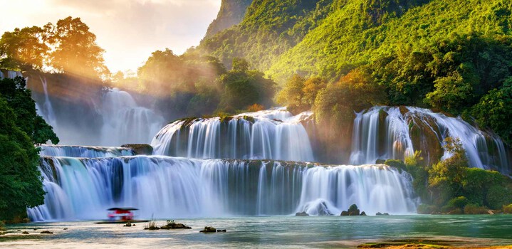 Beautiful Waterfalls Around the World