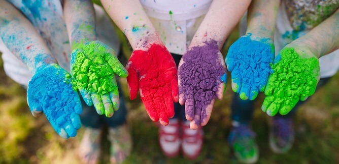 places to celebrate holi in india