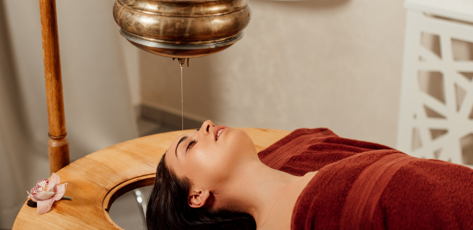 Shirodhara Ayurveda Oil Massage
