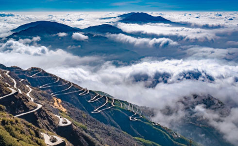 The road through Zuluk Sikkim