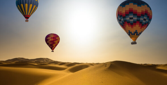 Visit the deserts of Dubai